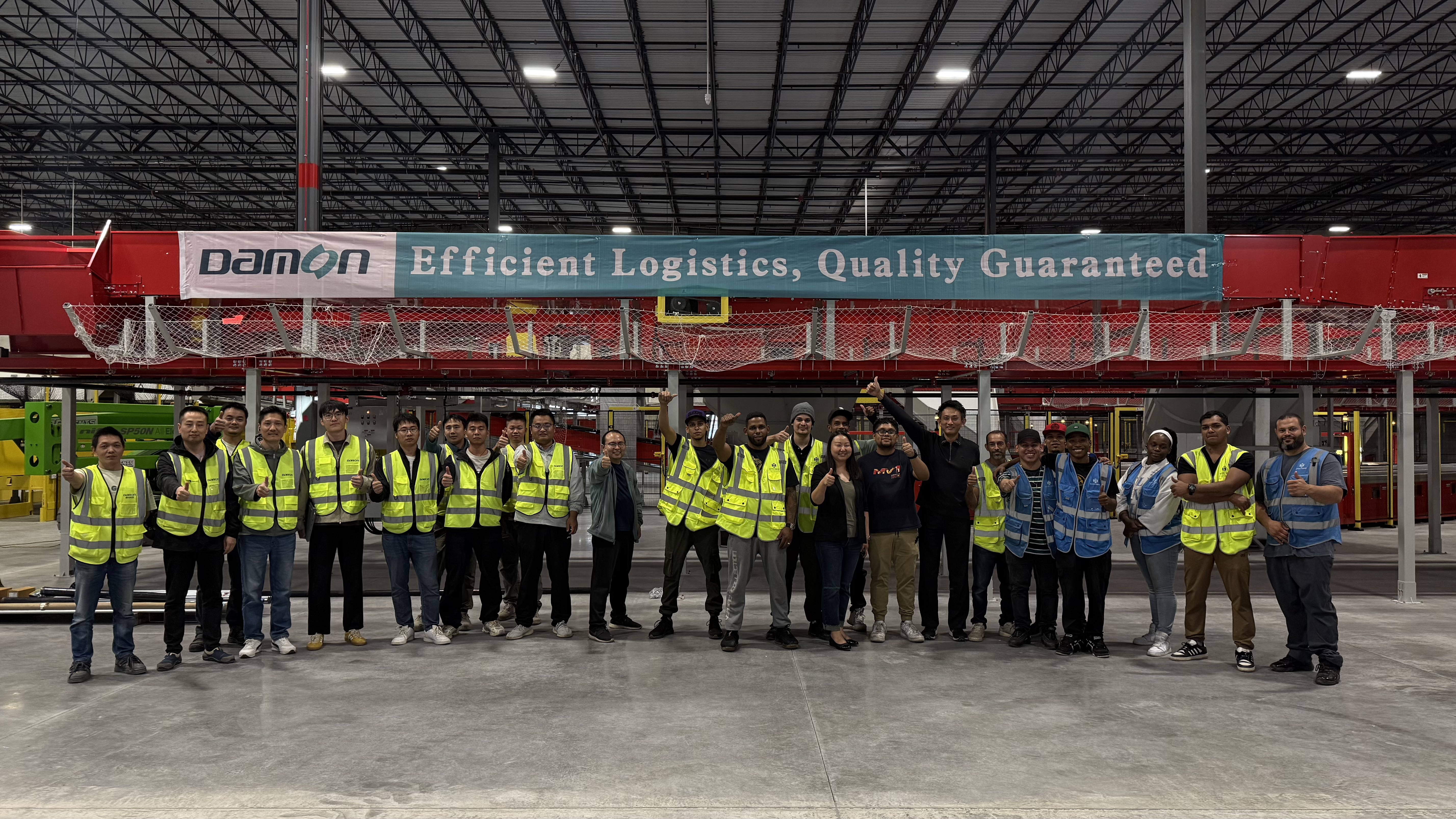 1762156195963335.jpg 服务团队合照.jpg